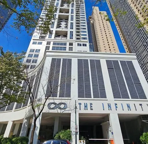 The Infinity Towers In Bgc - Spectacular 2br Near Hight Street Manila