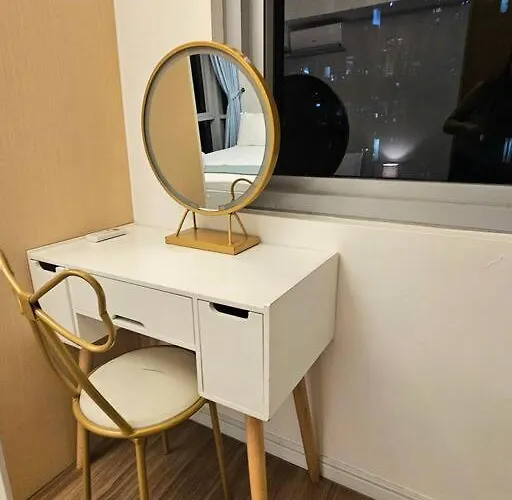 The Infinity Towers In Bgc - Spectacular 2br Near Hight Street Manila