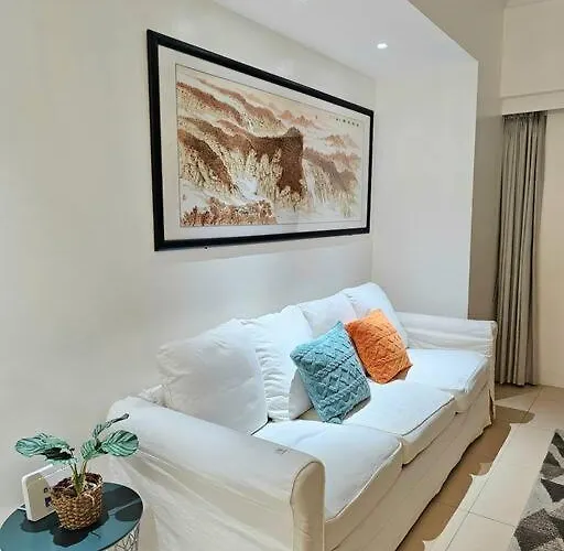 The Infinity Towers In Bgc - Spectacular 2br Near Hight Street Manila