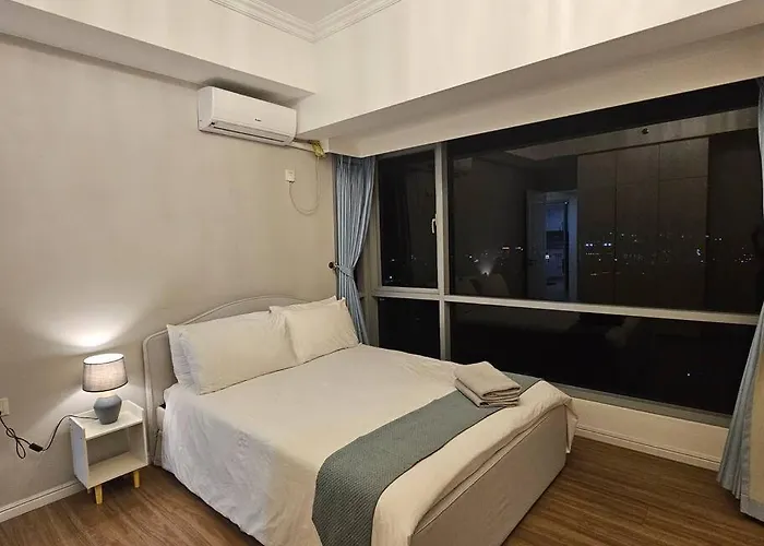 The Infinity Towers In Bgc - Spectacular 2br Near Hight Street Manila