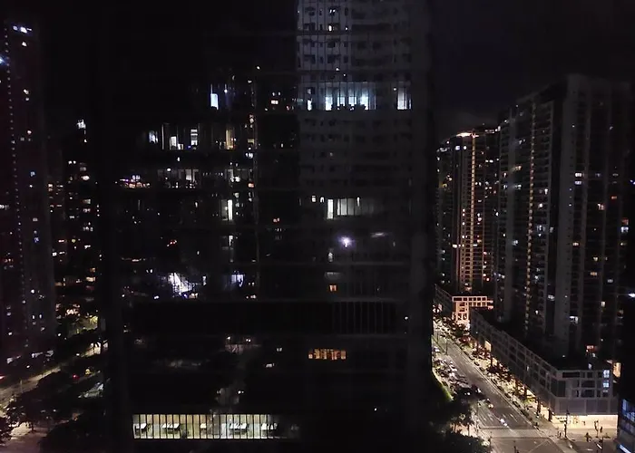 Apartment The Infinity Towers In Bgc - Spectacular 2br Near Hight Street *