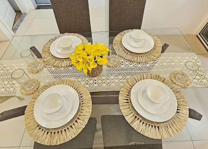Apartment The Infinity Towers In Bgc - Spectacular 2br Near Hight Street Manila