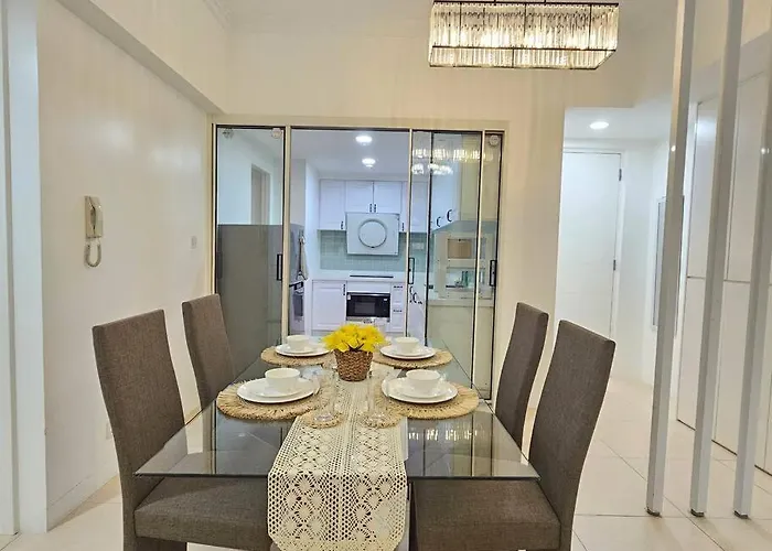 The Infinity Towers In Bgc - Spectacular 2br Near Hight Street