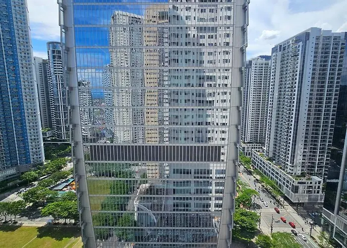 The Infinity Towers In Bgc - Spectacular 2br Near Hight Street *